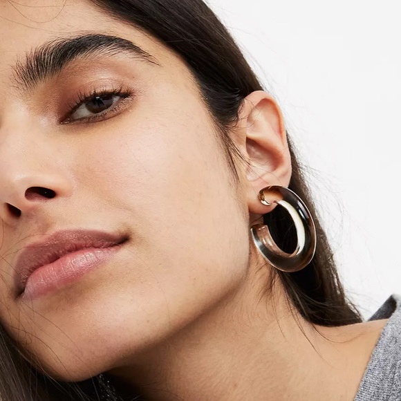 Madewell Ombré Resin Hoop Earrings Clear & Aqua NWT - Picture 2 of 4